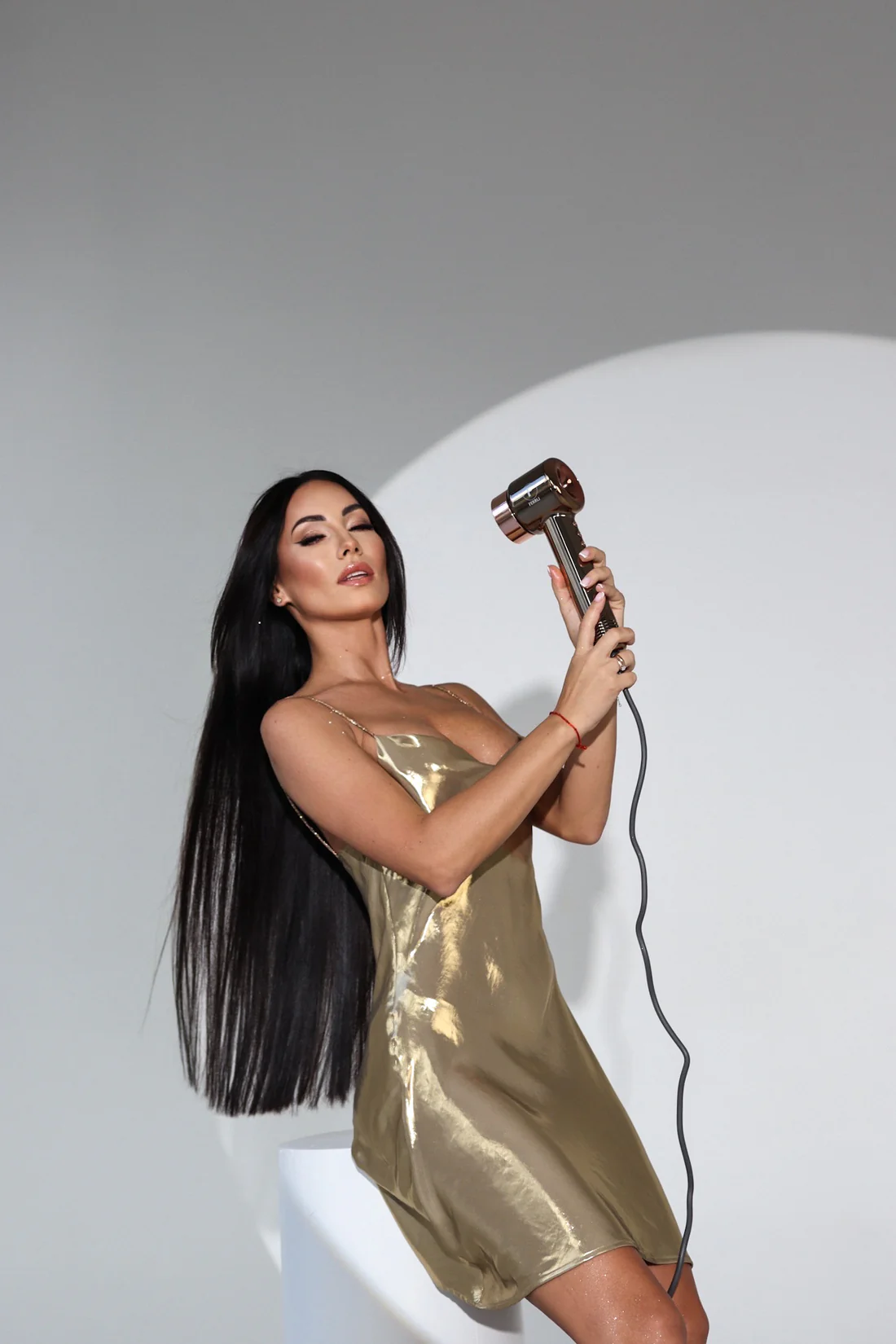 FERRLI IONIC ultra-light and ultra-quiet dryer (gold)
